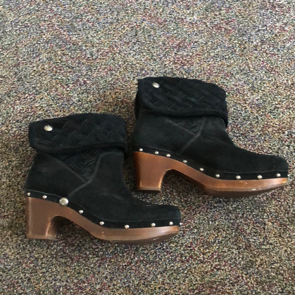 Lynnea Arroyo size 8 woven boots.